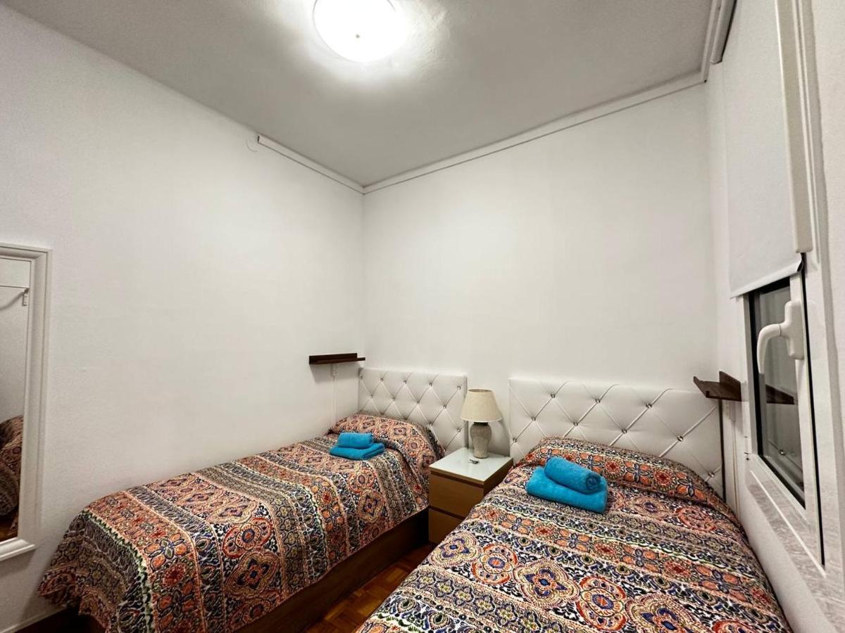 Rooms Nuevo Roger Barcelone Extérieur photo
